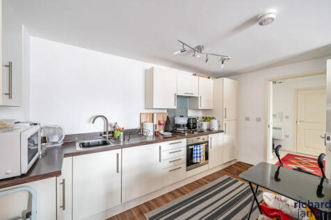 9645e1fcadcf40df91a5f4b0f2ebb4eb