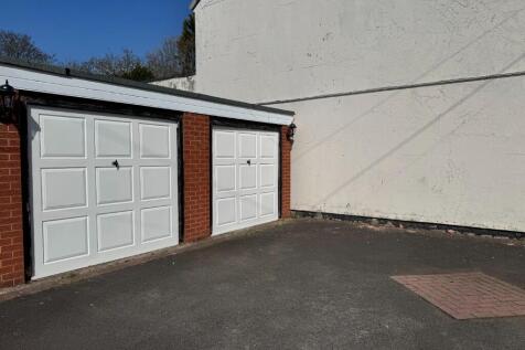 Double Garage 