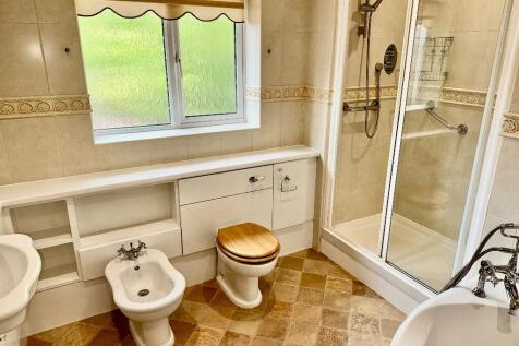 Main Bedroom Ensuite
