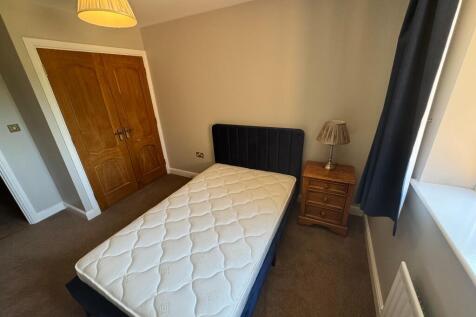 Fourth bedroom