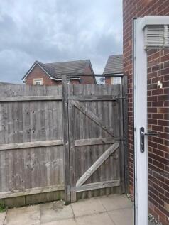 Side Gate by Parking