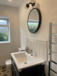 Level 2 Bathroom