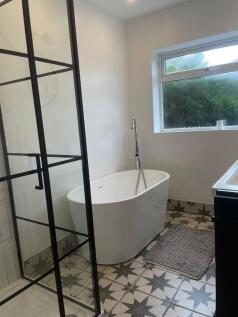 Level 2 Bathroom
