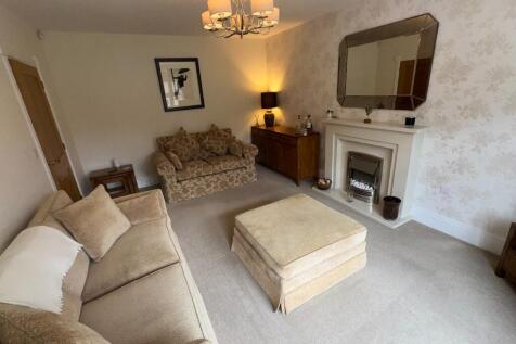 Front Lounge 