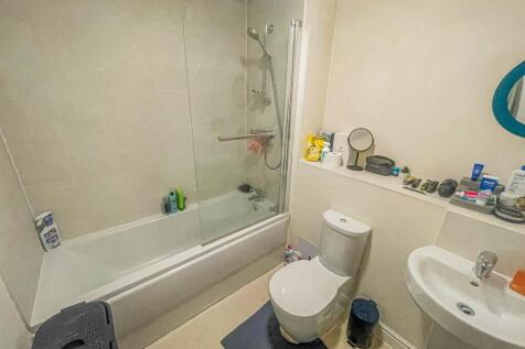 Bathroom.jpg