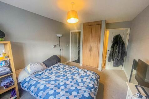 Bedroom 2 (2).jpg