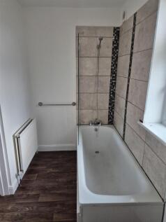 341a Southmead Road Bathroom pic 2.jpg