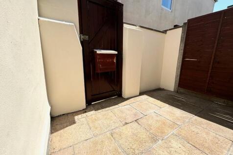 Rear Courtyard Garden