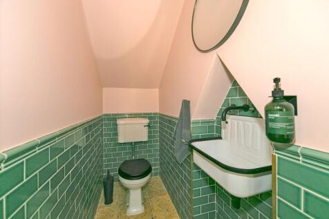 En-Suite Cloakroom