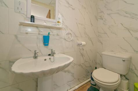 Bedroom 2 En-suite