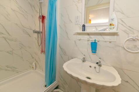 Bedroom 2 En-suite