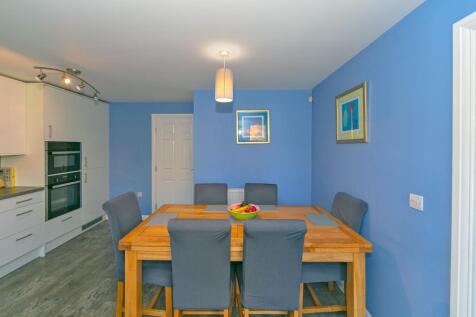 Kitchen/ Breakfast Room