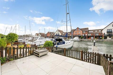 Garden Deck to Marina.jpg