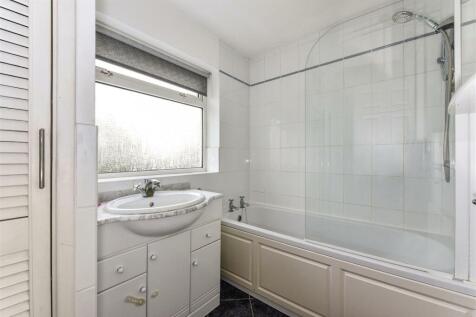 Bathroom.jpg