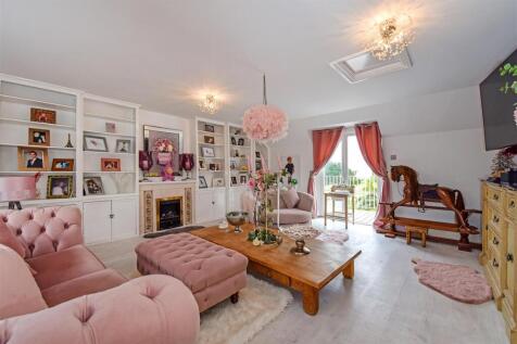 Lounge to Balcony.jpg