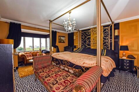 Master Bedroom.jpg