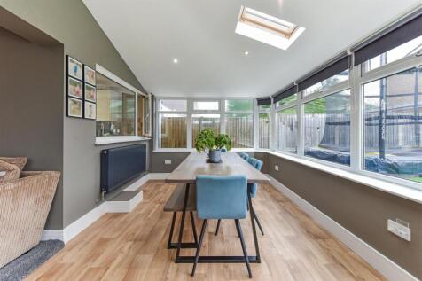 Dining Area.jpg
