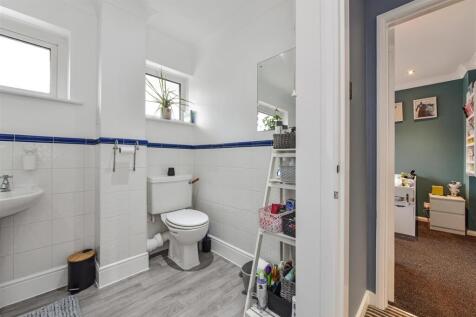 Bathroom to Hall.jpg