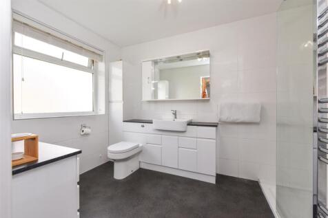 Bathroom.jpg