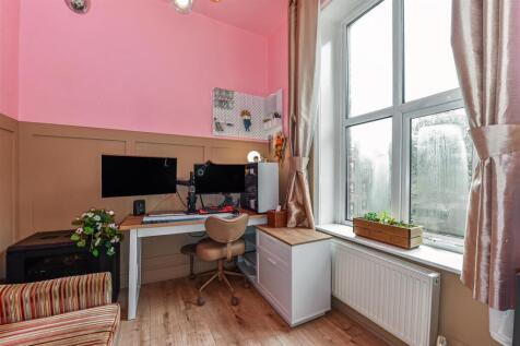 Bedroom 2.jpg