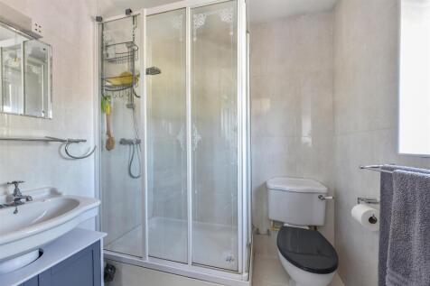 Master En-Suite.jpg