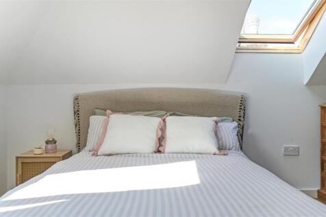 Bedroom Front.jpg