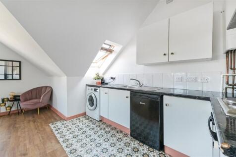 Kitchen side.jpg
