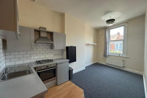 Kitchen Lounge.jpg