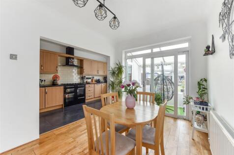 Dining room to kitchen.jpg