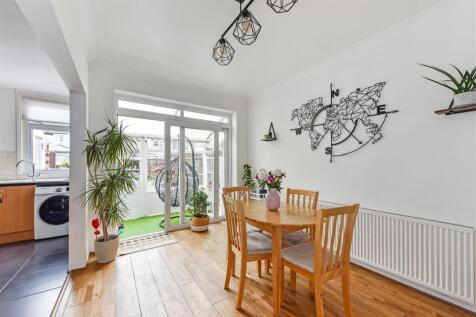 Dining Room.jpg
