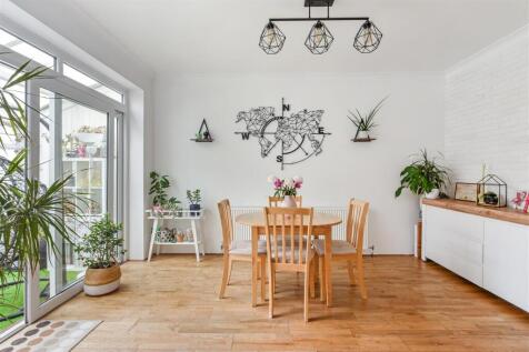 Dining Area.jpg