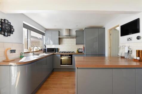 Kitchen Bar.jpg