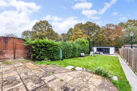 Garden to Summer house.jpg