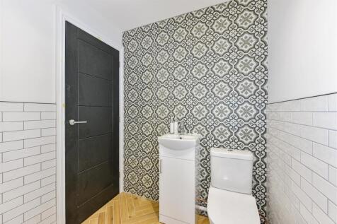 Summer House Bathroom.jpg