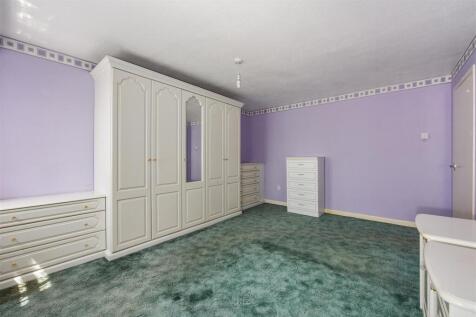 Bedroom 1.jpg
