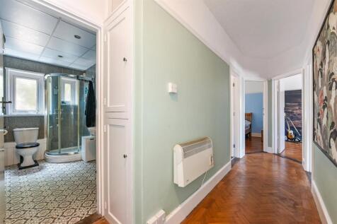 Hallway.jpg
