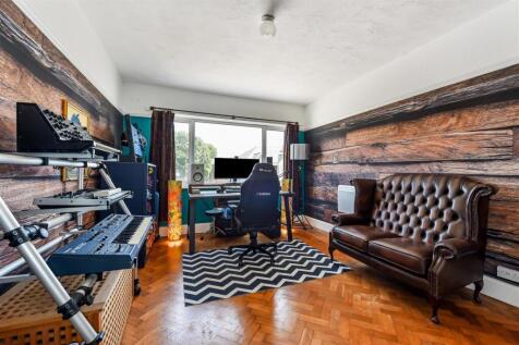 Bedroom 2.jpg