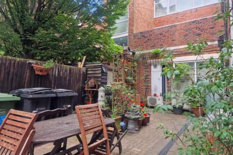 Communal Garden rear view.jpg