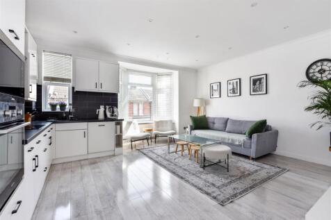 Lounge / Kitchen / Diner