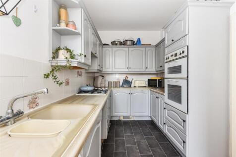 Kitchen front.jpg