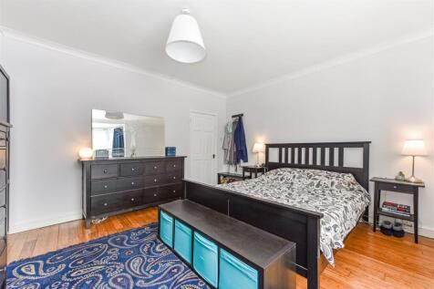 Bedroom 1.jpg