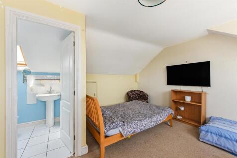Bedroom 2.jpg