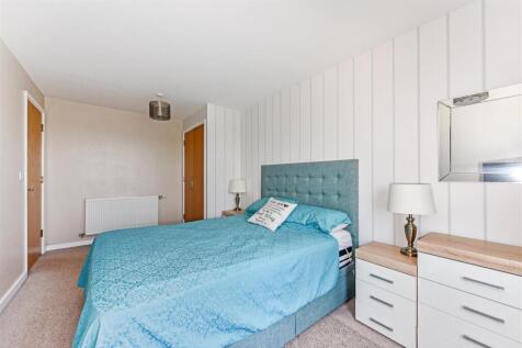 Bedroom 1 reverse angle.jpg