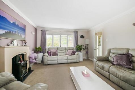 Living Room.jpg