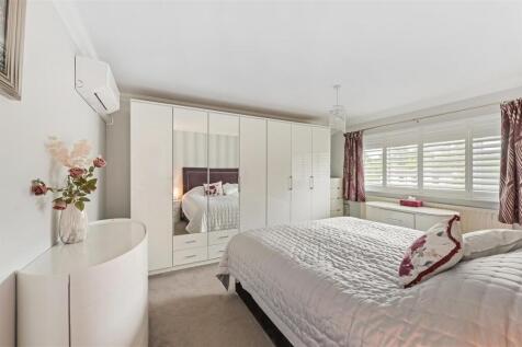 Bedroom One.jpg