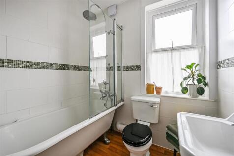 Bathroom.jpg