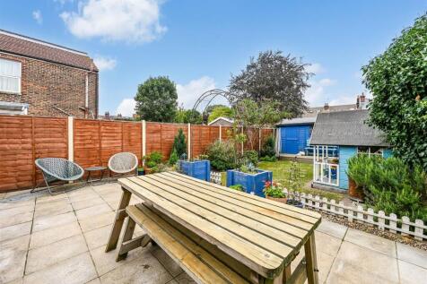 Patio out to Garden.jpg