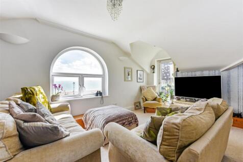 Living Room.jpg