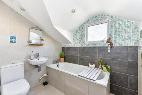 Bathroom.jpg