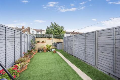 Garden to rear.jpg